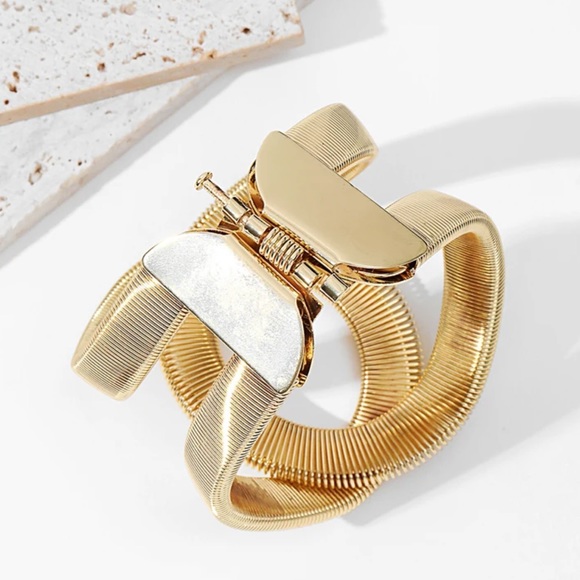 Cuff Hinged Bracelet - Picture 5 of 5